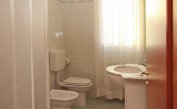residence ROBERTA: B5 Family - bagno con box doccia (esempio)