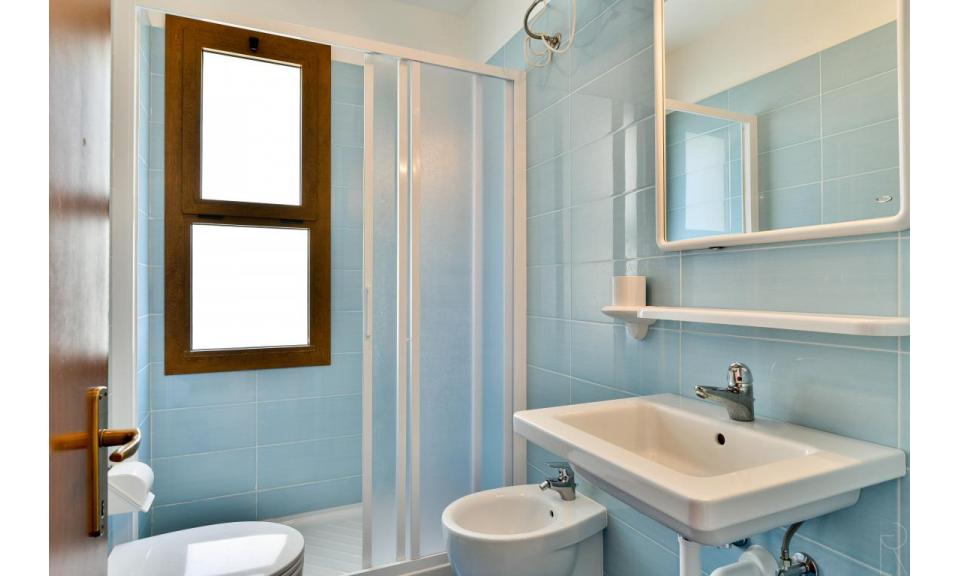 residence LE ZATTERE: C6/FM - bagno con box doccia (esempio)